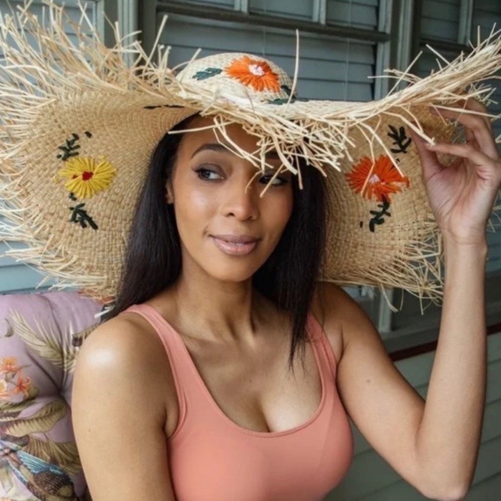 NEW HAT ATTACK CHARLOTTE SUNHAT - Picture 5 of 5